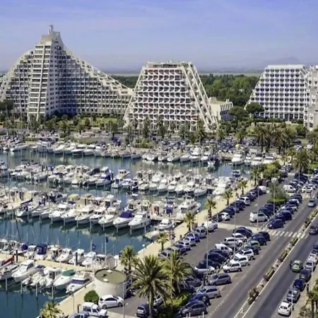 Lena - Motte - - Centre - 50m Port - Confort Apartment